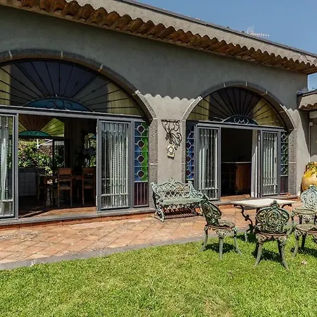 La Tenuta Del Poeta- Entire With Private Pool 别墅